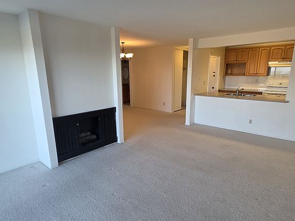2nd image of 380 Vallejo Dr APT 204