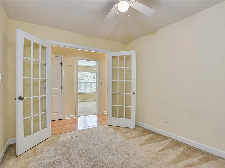 2103 Wythe Dr — Photo 34