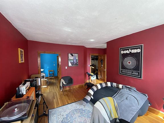 4th image of 79 Tremont St