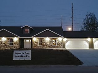2640 James Ln, Sedalia, MO 65301