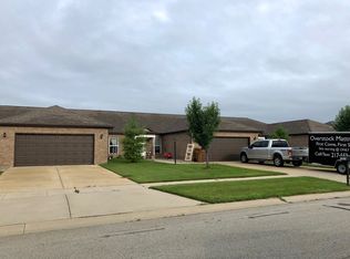 1211 S Roberto Rd #15, Mahomet, IL 61853