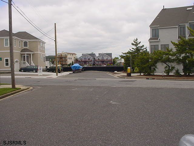 2nd image of 117 8th St S
