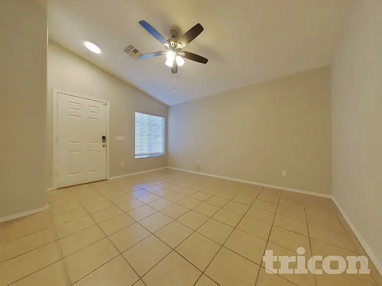22371 W Solano Dr — Photo 3