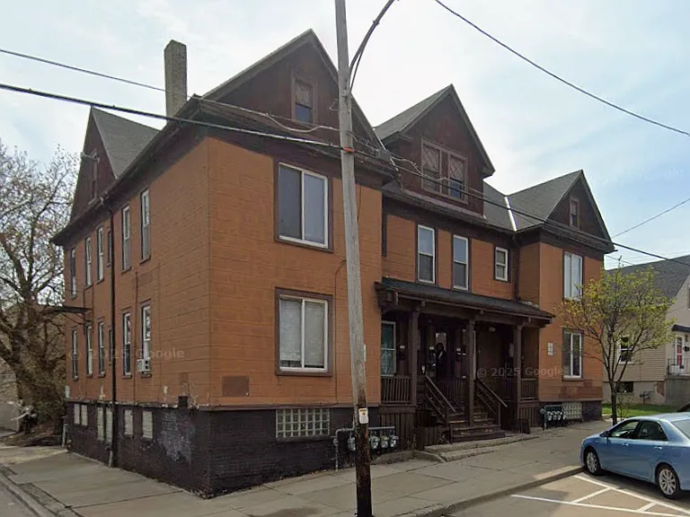 935 W Pierce St — Photo 1