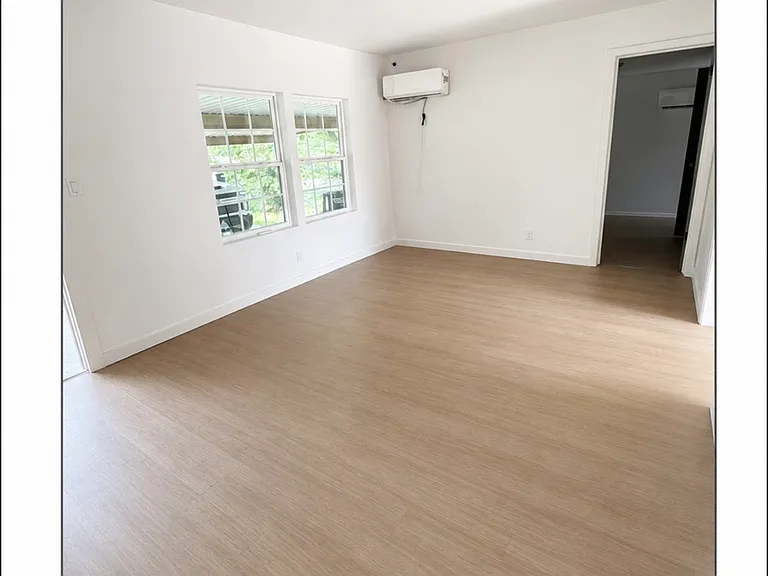 1413 N Tucker — Photo 4