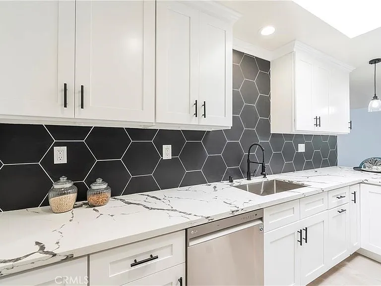 5130 Carmelynn St — Photo 12