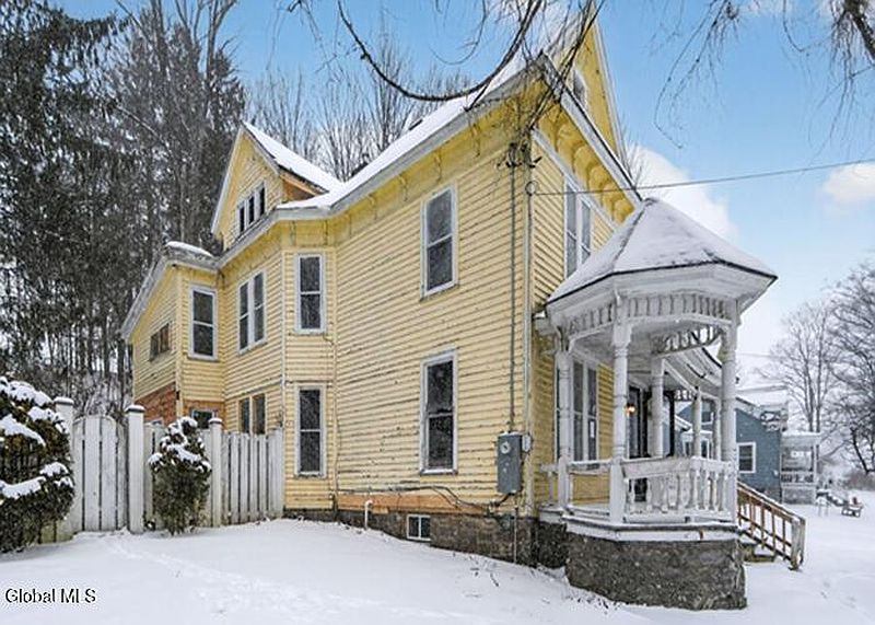 3rd image of 9663 Main Street