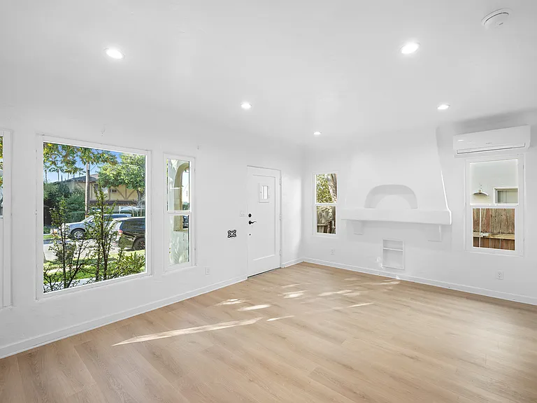 1233 Orange Grove Ave #1233 — Photo 5
