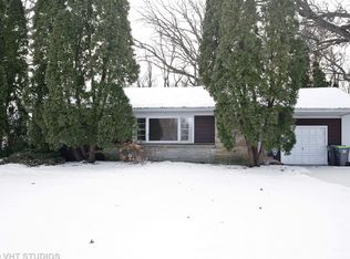 40W519 Bowes Rd, Elgin, IL 60124