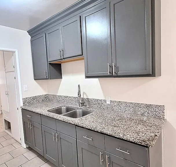 4033 W El Segundo Blvd — Photo 8