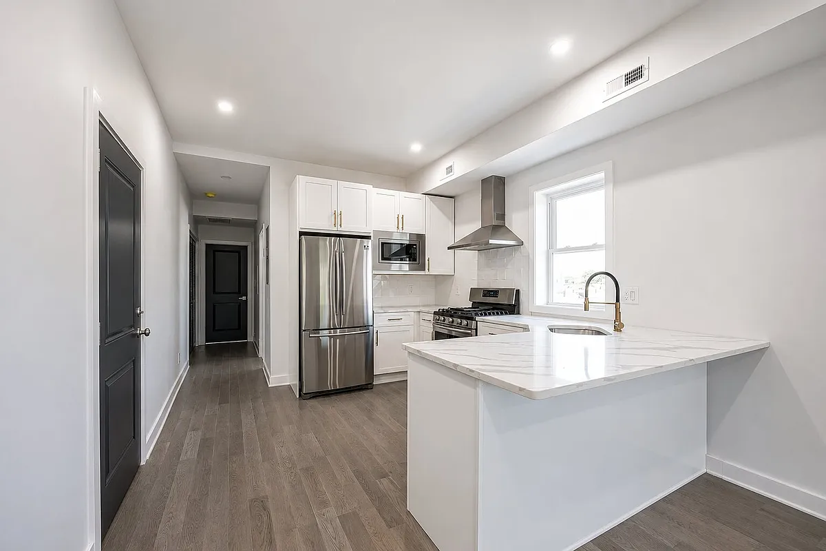 Building Photo - 1542 Tasker St #3F