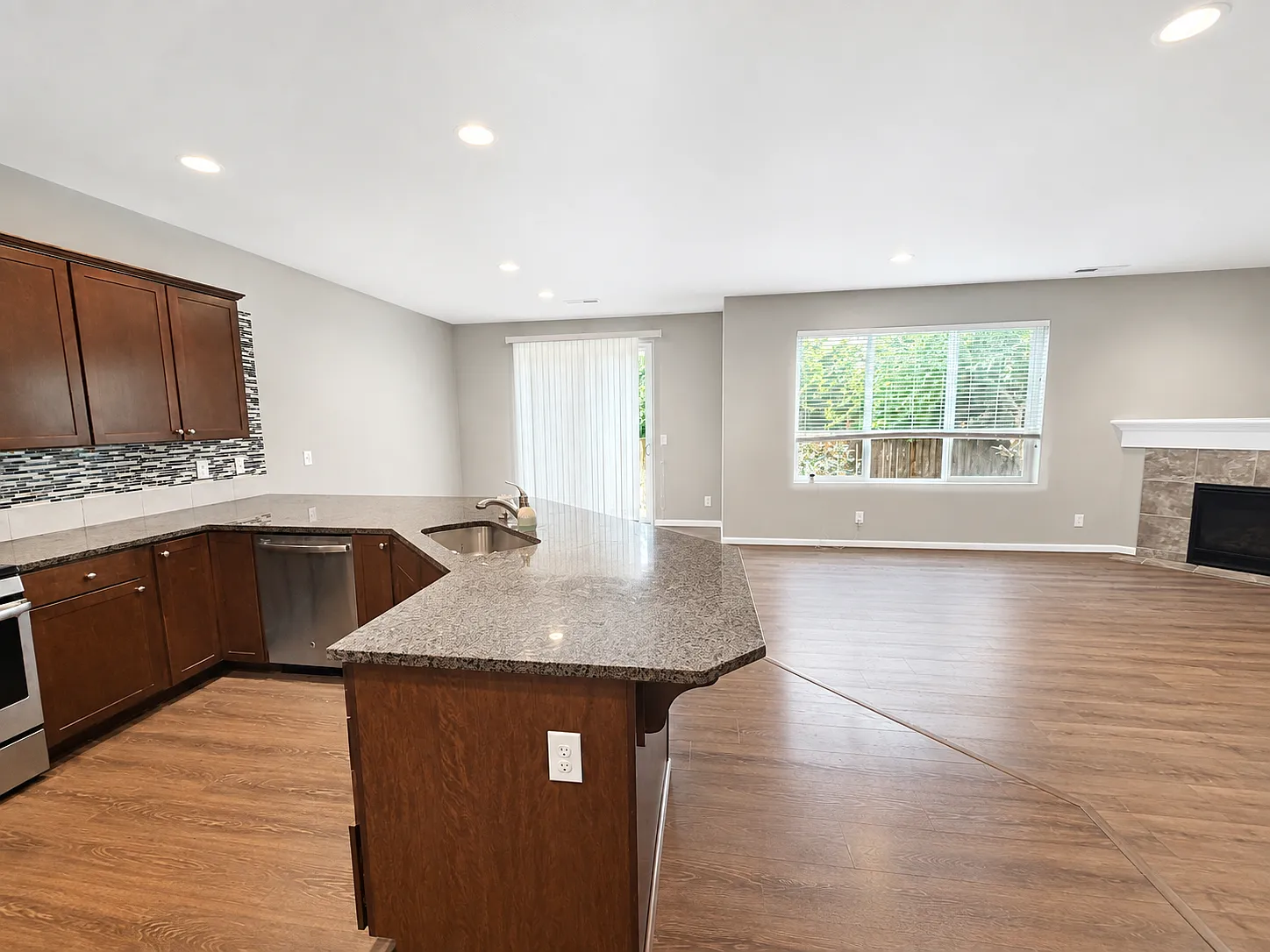 1313 28th St NW — Photo 3