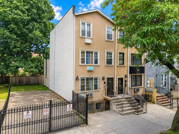 789 E 169th St, Bronx, NY 10456