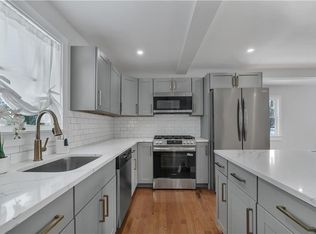 79 Suburban Pkwy, Warwick, RI 02889