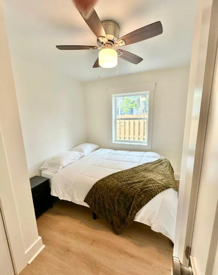 2 bed, 1.0 bath, 600 sqft, $1,018 — Photo 1