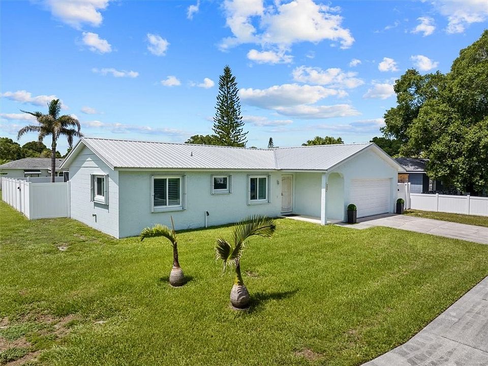 1st image of 2235 4th Ln