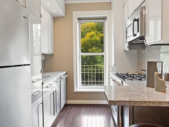 5th image of 673 41st St #23