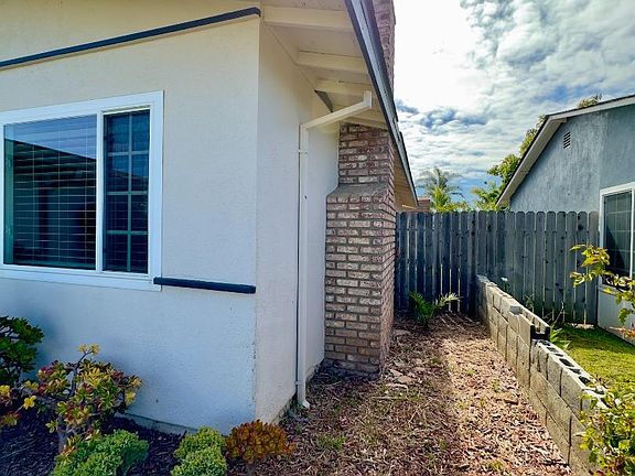 4th image of 1640 Ukiah Way
