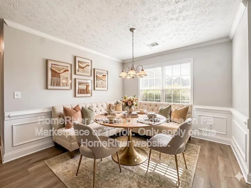 3 bed, 2.0 bath, 1556 sqft, $1,975 — Photo 3