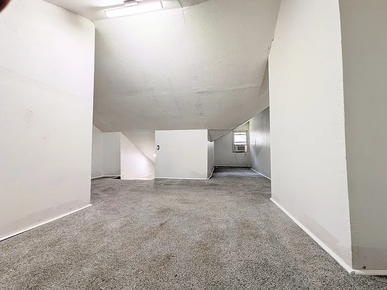 822 8th Ave #4 — Photo 11