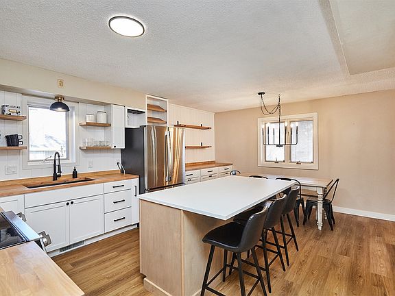 4th image of 1106 SE Rio Dr