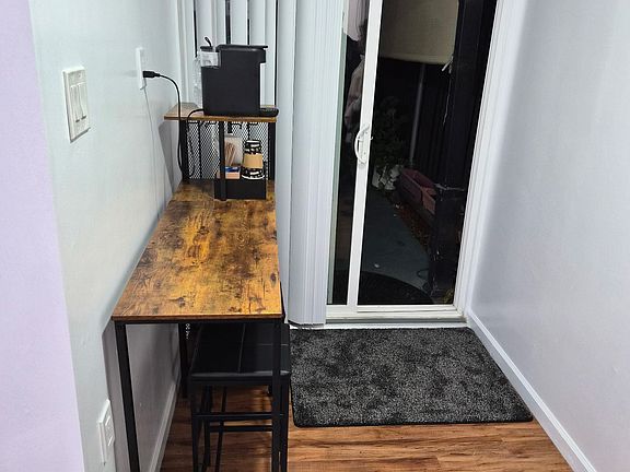 5th image of 14816 Roxton Ave #1