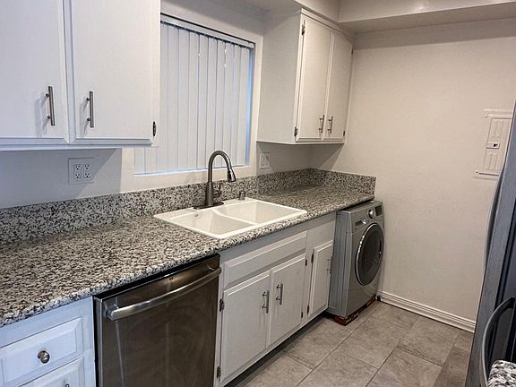 3rd image of 1728 Montana Ave #22