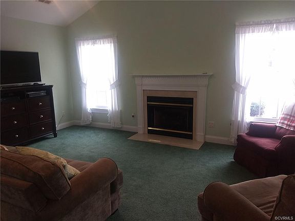 2nd image of 433 Cobblestone Dr