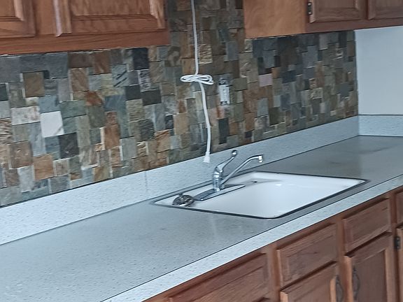 Kitchen with back splash