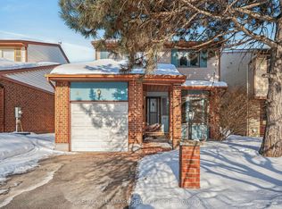 14 Haywood Cres, Ottawa, ON K2L2J2