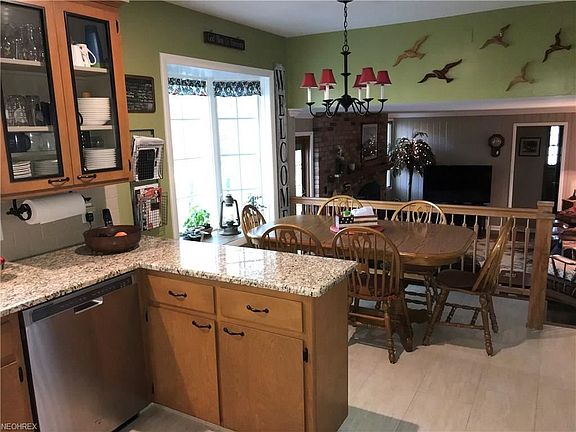3rd image of 1051 W Mill Dr