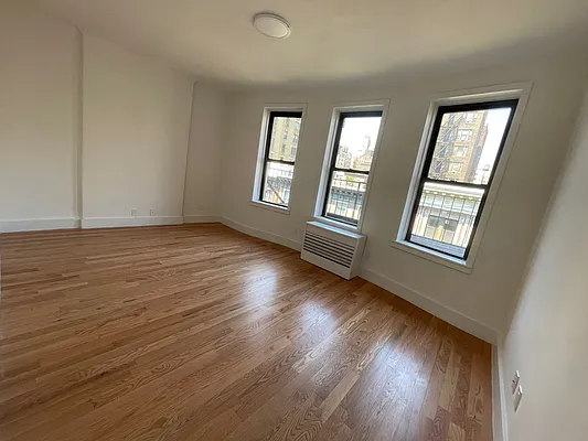 Rented by Buchbinder & Warren | media 17