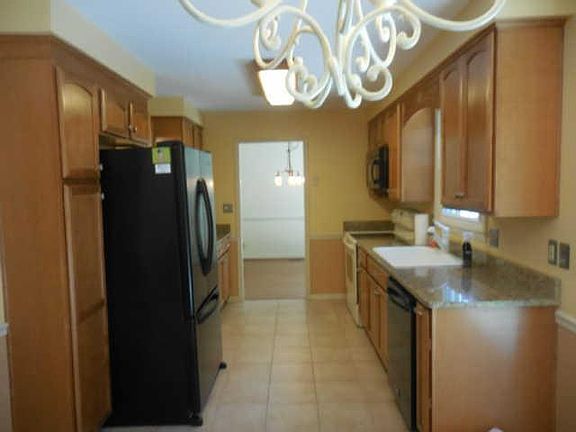 2nd image of 1931 Claymont Dr