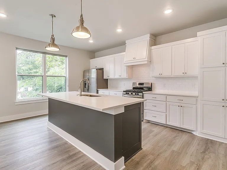 3210 Forest Park Blvd — Photo 23