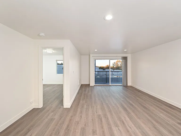 Maple Leaf Residences — Photo 17