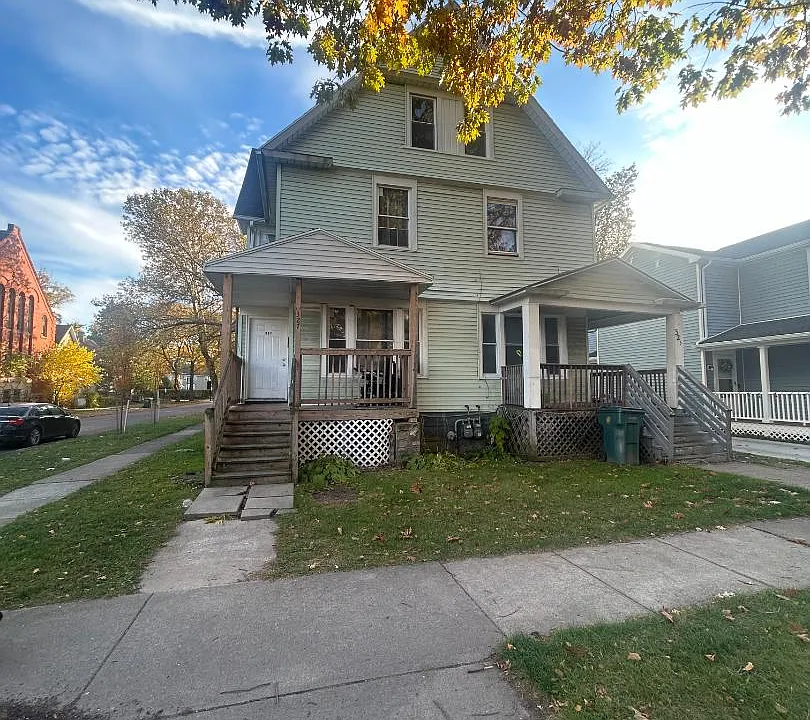 325-327 Parsells Ave #325