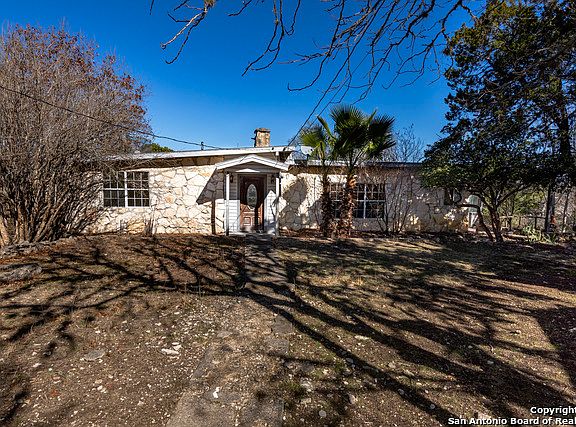 2nd image of 422 Mountain Dr