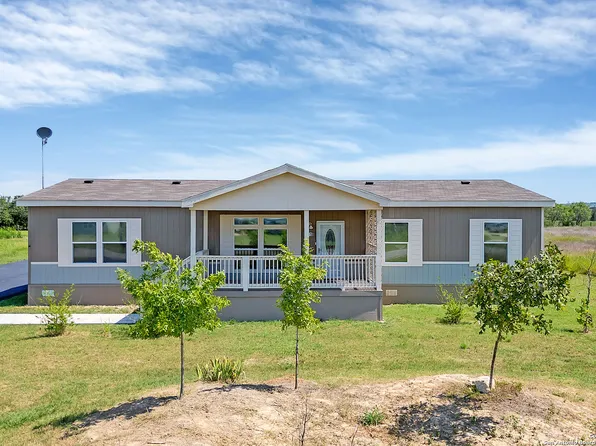 211 Galle Estates Cir., Kingsbury, TX 78638