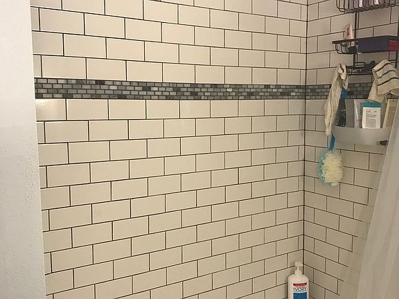 Upstairs tub/shower combo