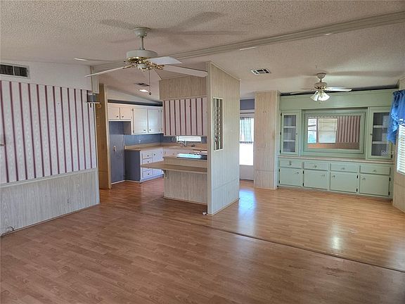 3rd image of 68 Pelican Dr S