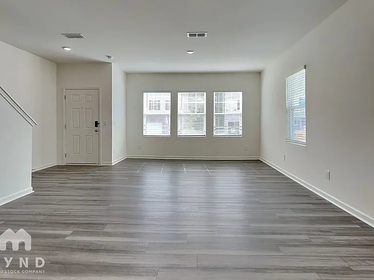 3042 Fulong Dr — Photo 7