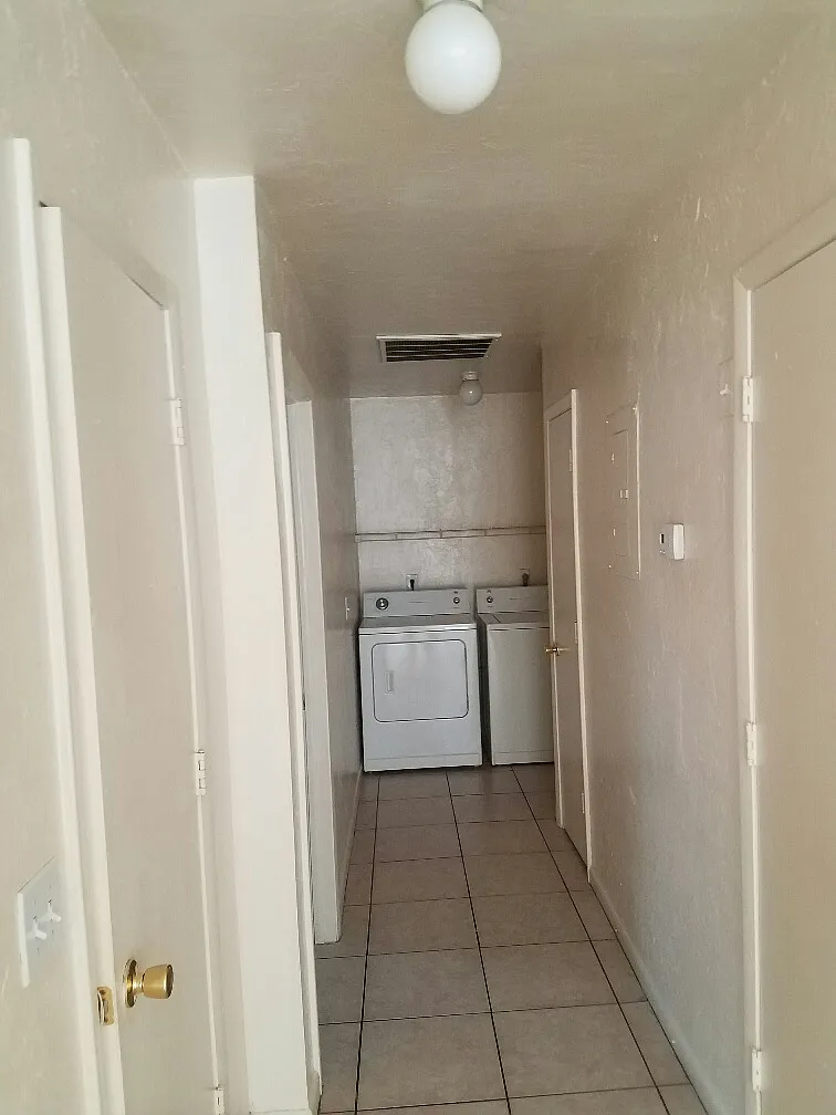 201 3rd St * (4) Units - 4D — Photo 3