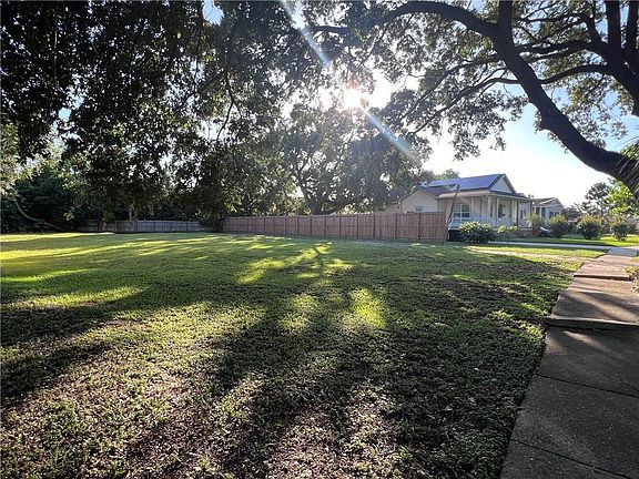 5th image of 5106 Chamberlain Dr