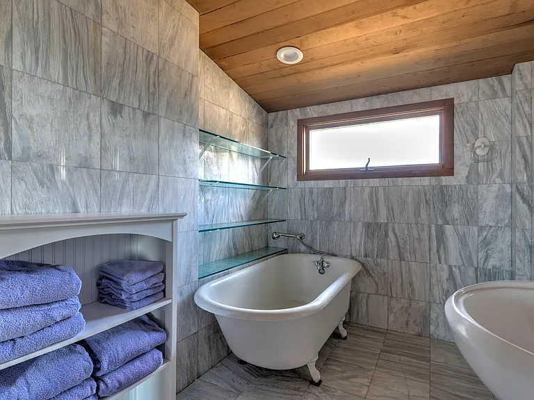 21 E Beach Dr — Photo 25