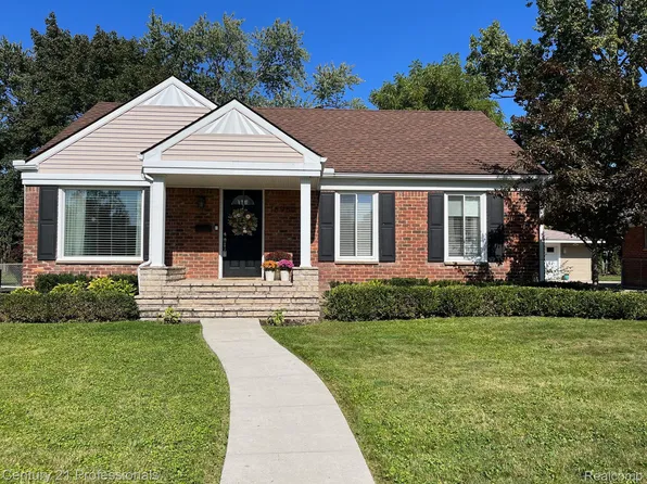 16950 Buckingham Ave, Beverly Hills, MI 48025