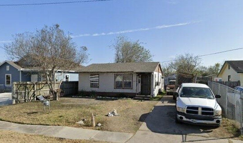 1st image of 4738 Molina Dr
