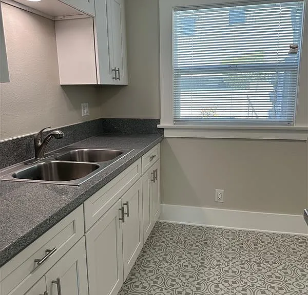 2831 Rowena Ave #3/4 — Photo 9