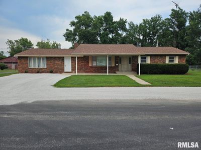 727 Johnson St, Carlinville, IL, 62626