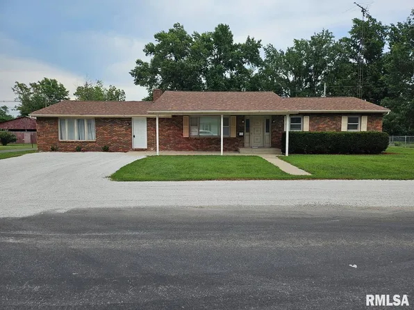 727 Johnson St, Carlinville, IL 62626