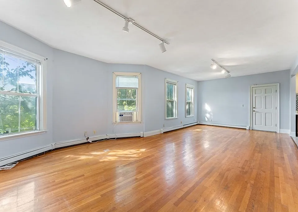 42-44 Woodlawn St #5